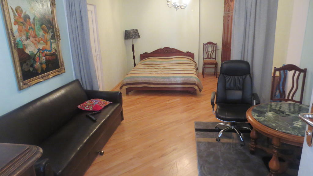 Evrika Apartments On Rustaveli Avenue Tbilisi Room photo